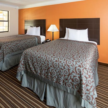 Days Inn By Wyndham Jacksonville Baymeadows Buitenkant foto