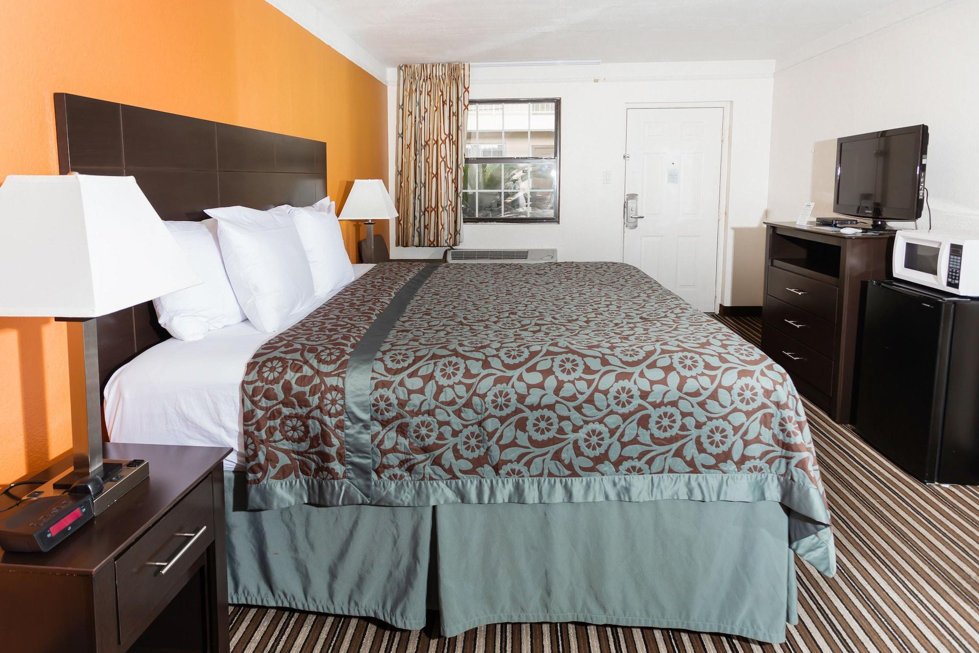 Days Inn By Wyndham Jacksonville Baymeadows Buitenkant foto