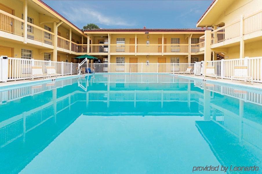 Days Inn By Wyndham Jacksonville Baymeadows Buitenkant foto